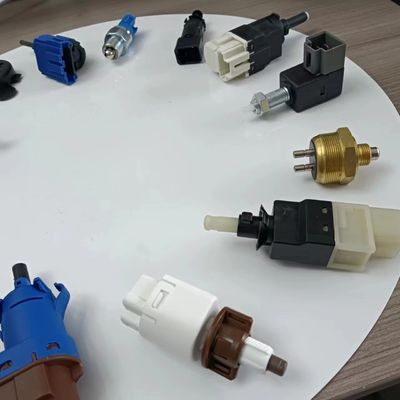 Opel Daewoo Chevrolet Φωτιστικός διακόπτης φρένων 25320-00Q0A Fits 93197675 8200168238 4155450009